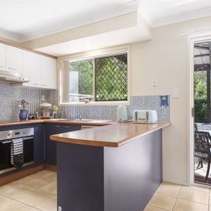 RECENTLY RENOVATED, GATED & QUIET 3 BDR TOWNHOUSE - Photo 2