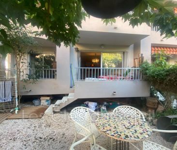 Location appartement 2 pièces 46 m² Hyères - Photo 2