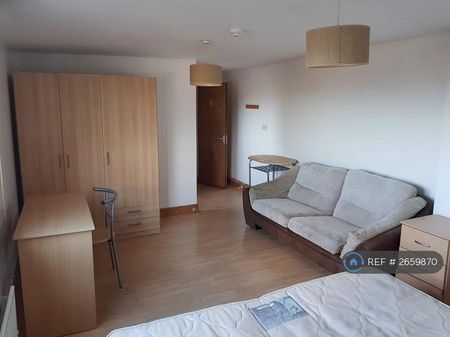 7 bedroom terraced house to rent - Photo 3