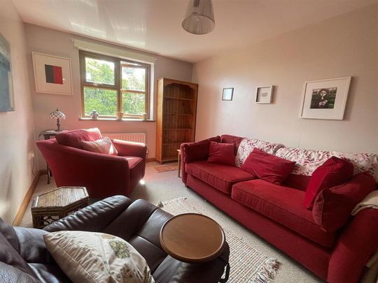 Apt 9, 230 Malone Road, Belfast, BT9 5LQ - Photo 1