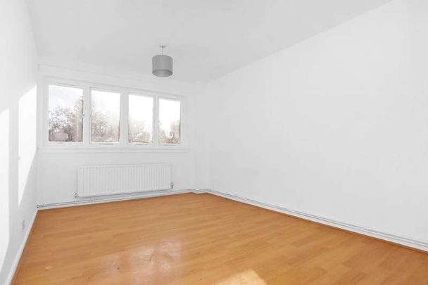 Hackney Downs Park, London, N16 - Photo 1