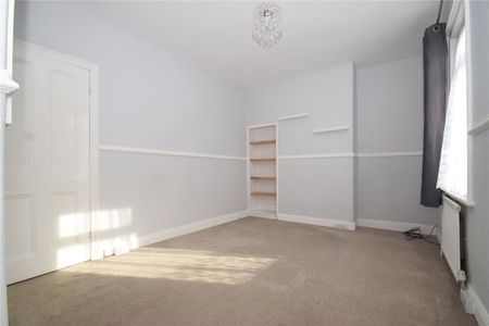 2 bed terraced house to rent in Rosebery Avenue, Scarborough, YO12 - Photo 2