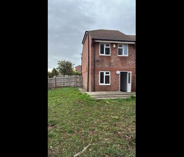 2 Bed Detached House, Croydon, CR0 - Photo 2