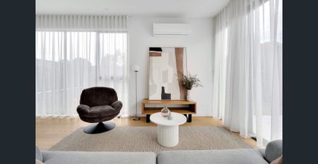 Stunning brand new 2 bedroom, 2 bathroom townhouse - Photo 2