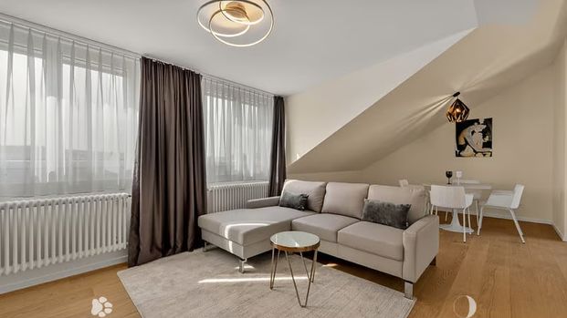 2.5 Zimmer, 105 m², 5. Stock - Photo 1