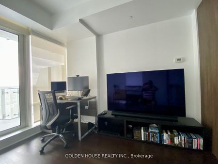 For Lease - 1 Bloor Street Unit# 2411, Toronto, Ontario - Photo 3