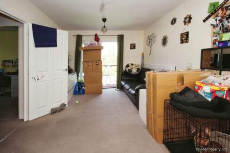 2 bedroom property to rent in Bracknell - Photo 2