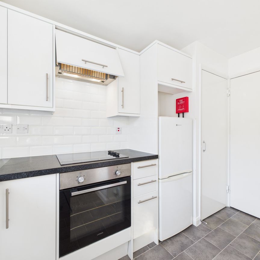 Sutton Close, Beckenham, BR3, London - Photo 1