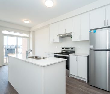 For Lease - 123 Sanderson Drive, Kawartha Lakes, Ontario - Photo 3