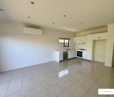 Modern Two Bedroom Townhouse Plus Study! - Photo 2