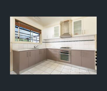 Spacious Family Home in Dandenong North - Photo 2