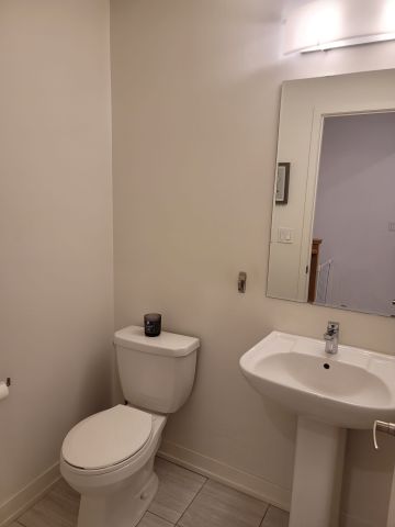 For Lease - 196 Salterton Circle, Vaughan, Ontario - Photo 4