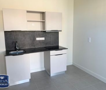 Location Appartement 3 pièces 67m² FONTENAY LE COMTE 85200 - Photo 1