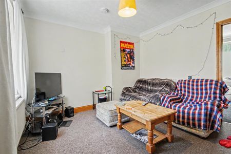 4 Bedroom House to let - Photo 2