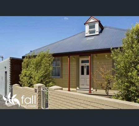 2 Hatton Gardens, Sandy Bay, Tas 7005 - Photo 1