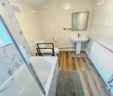 3 bedroom terraced house to rent - Photo 6