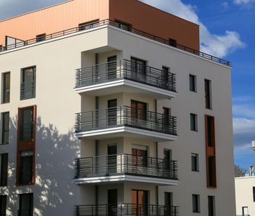 location Appartement T2 DE 38.2m² À RUEIL MALMAISON - Photo 3