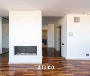 3 room luxury penthouse for rent in Barcelona, Spain - Photo 1