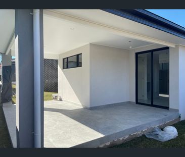 21A Bulolo Dr, Whalan, NSW 2770 - Photo 2