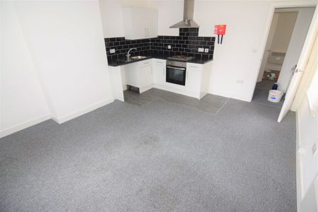 To Let 1 Bed Apartment - Photo 3