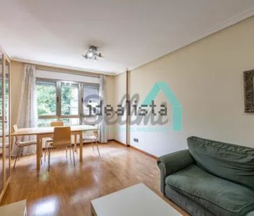 Alquiler de piso en Calle Martínez Marina - Photo 1