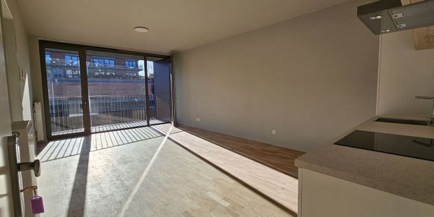 Appartement te huur in Anderlecht voor € 1.100 met 1 slaapkamer - Photo 1
