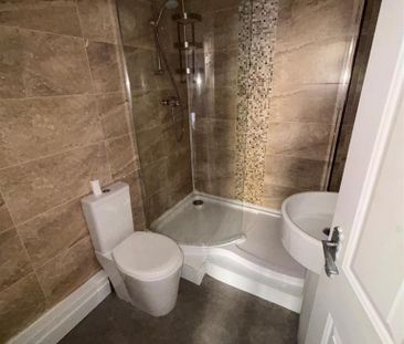 2 bedroom private hall to rent - Photo 5