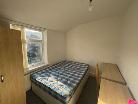 5 Bed Terraced House, Nelson Street, M7 - Photo 5