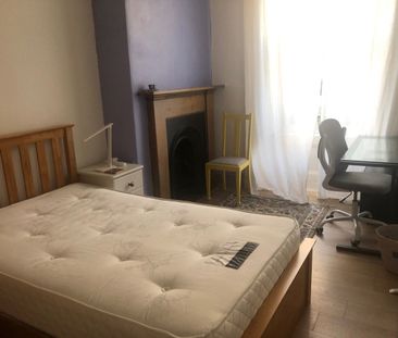 Room in a Shared Flat, Rupert Street, G4 - Photo 2