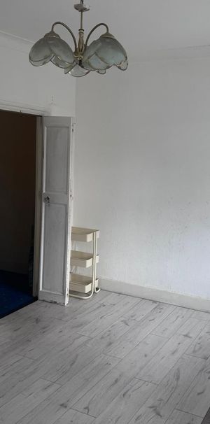 Room in a Shared Flat, Portland Road, SE25 - Photo 1