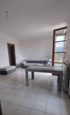 Trilocale piazza Don Giuliano Ravedoni, Centro, Pella - Photo 1