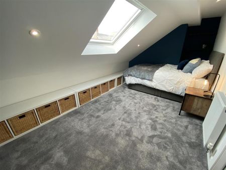 1 bedroom in a house share to rent - Photo 3