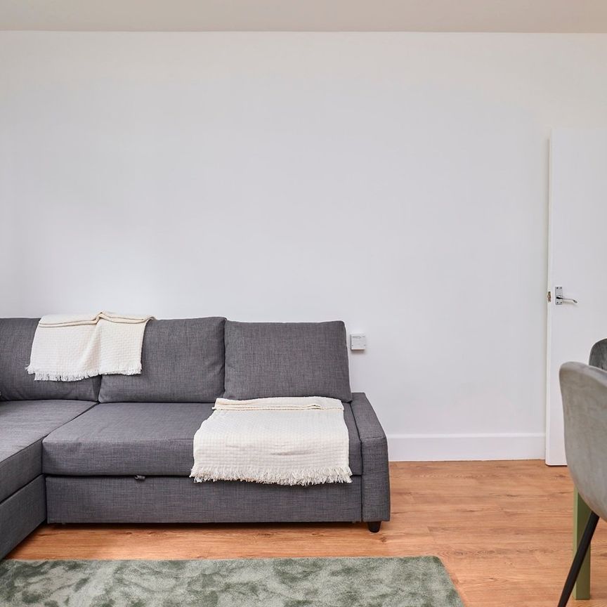 3 Bed Flat, Pembroke House, W2 - Photo 1