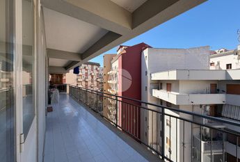 5 locali in affitto
