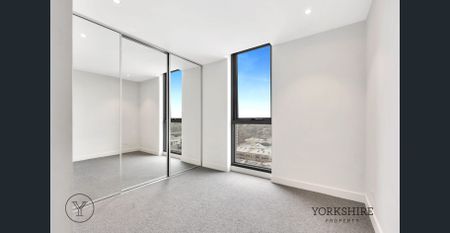 Immaculate Two Bedroom One Bathroom Apartment - Photo 2