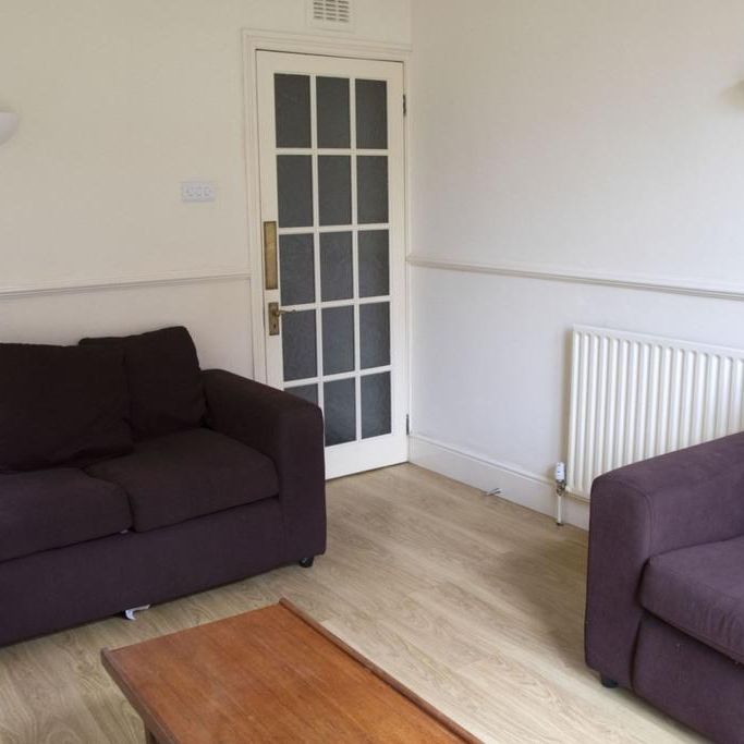 4 bedroom terraced house to rent - Photo 1