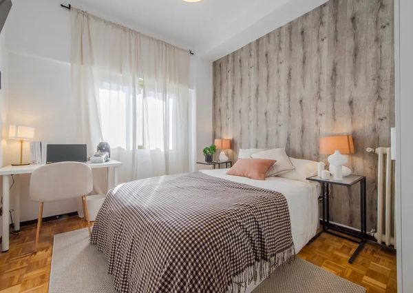 Calle de Granada, Madrid, Community of Madrid 28007