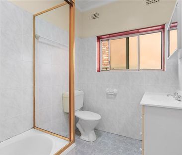 3 Beresford Parade, Kingsgrove NSW 2208 - House For Rent | Domain - Photo 4