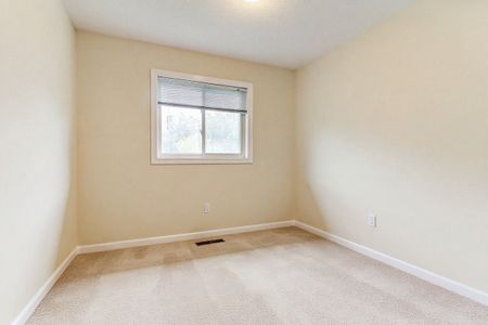 For Lease - 194 Livingstone Street Unit# Upper, Barrie, Ontario - Photo 5