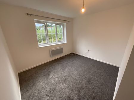 2 Bed Maisonette, Newcroft Drive, M9 - Photo 3