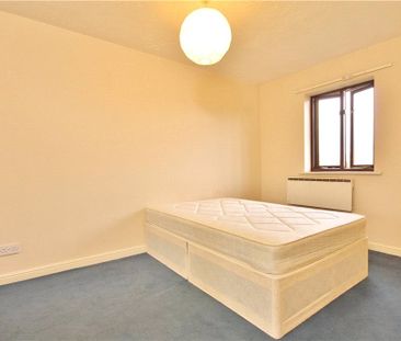 Varsity Drive, Twickenham, TW1 1AN - Photo 1