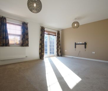 4 bedroom Town House to let - Photo 6