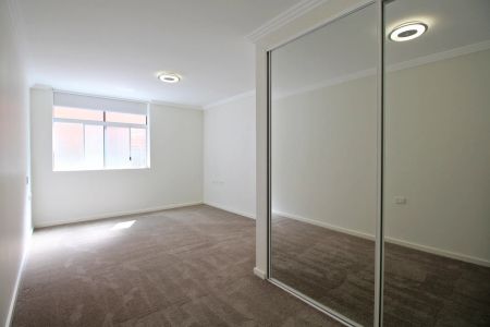 2/43 Macarthur Street, - Photo 3