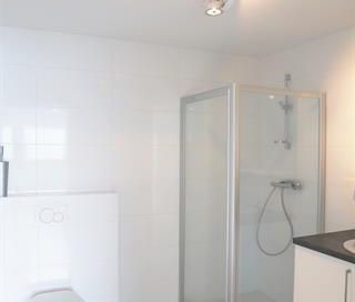 Mooie halfopen woning met tuintje - Photo 6