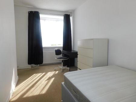 Carrick Knowe Gardens, Edinburgh, EH12 7EY - Photo 4