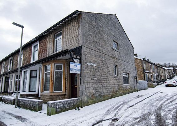 2 bedroom terraced house to rent - Photo 1