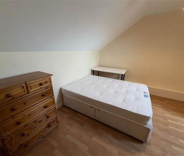 Apt 8, Fitzwilliam Square, Off Rugby Avenue, Belfast, BT7 1JH - Photo 2