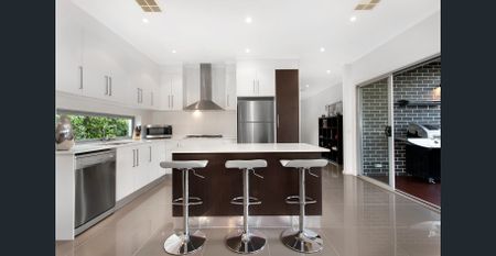 LUXURY, STYLE AND EXCEPTIONAL QUALITY! - Photo 2