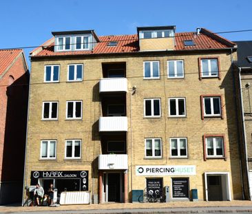 Lys 2-værelses lejlighed i Odense C med god atmosfære - Foto 1