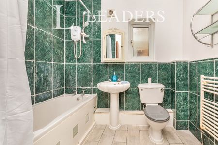 3 bedroom house to rent Engaine Drive, Shenley Church End, Milton Keynes, Buckinghamshire, MK5 - Photo 2